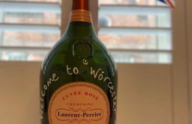 UNRIVALLED LOCATION - FIVE STAR - Worcester Apartment - Foto 3