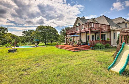 Extravagant 4,500 Sq Ft Home in Hill Country! - Photo 27
