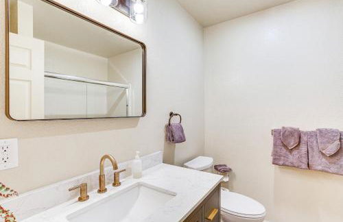 Airy Fortuna Apartment with Deck! - Foto 17