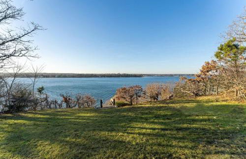 Waterfront Home with Guest Cottage - Foto 14