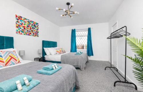 Temple by Alt-Stay Contractor Accommodation - 4 Bed Contractor Home With Parking, Wi-Fi & Full Kitchen - Ideal For Long stays - Photo 3