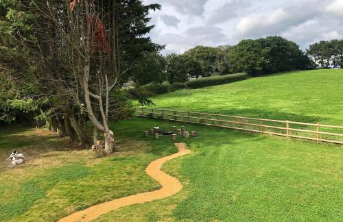 Deer Den timber clad cabin with hot tub, up private lane - Photo 27