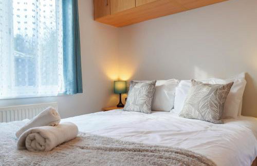 Dove Lodge - Peak District Cabin - Photo 6