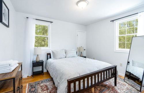 Loft Cabin w, Hot Tub, Fire Pit, Huge Deck & WiFi! - Foto 11