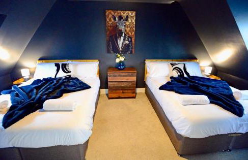 5 Bedroom House - DISC0UNTS - Parking, Contractors, Group, Family - Foto 5