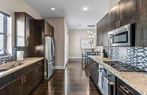 Gorgeous Property Near Convention Center - Foto 13