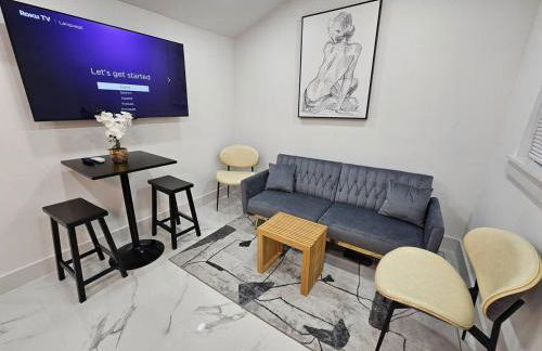 Comfy Tiny Home WP Large Private Deck Queen bed - Foto 5