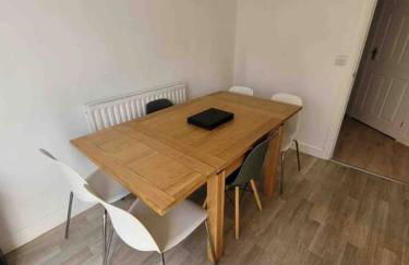 5 Bed Modern Cheltenham Town Centre Home - Photo 3