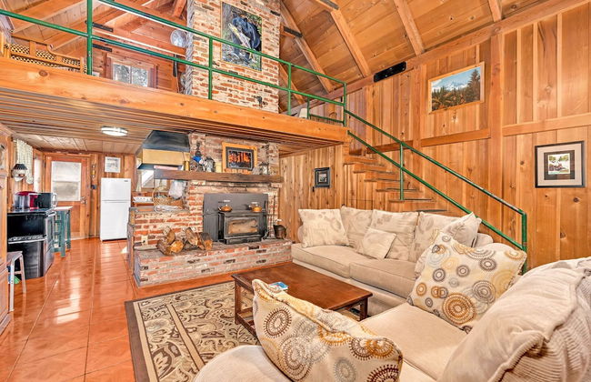 Rustic Knotty Pine - Minutes to the Water! - Foto 1