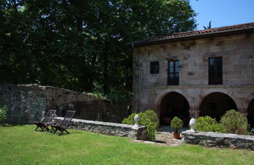 Palacio de Hualle - Photo 50