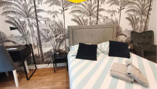 CASA REINE JEANNE- ideal groups & family -CENTRAL near train station - PARKING - New&CONFORT-AC - Foto 5