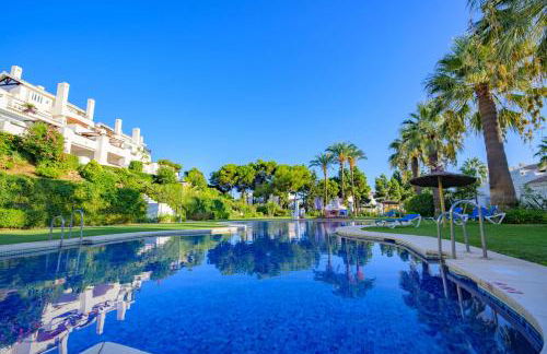 Luxurious 3-Bedroom Penthouse in Los Monteros Marbella - Foto 1