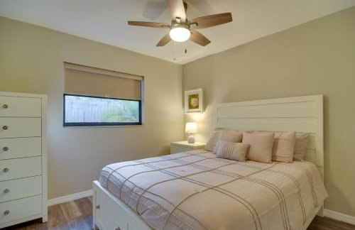 Ideally Located Palm Harbor Condo Walk Downtown! - Foto 12