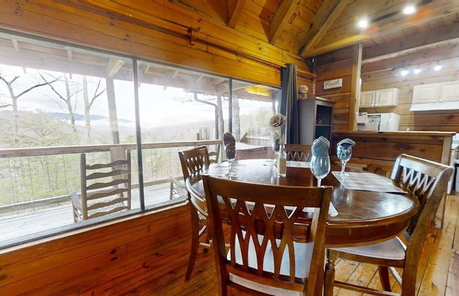 Evie's Mountain Castle 2 Bedroom Cabin by RedAwning - Foto 24