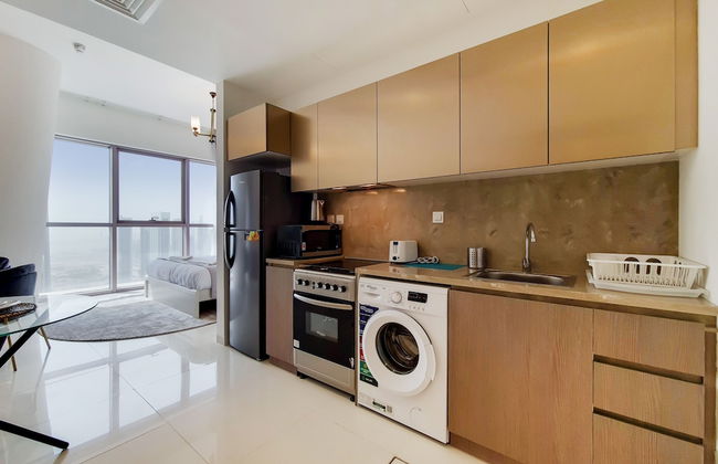 GreenFuture - High-Rise Sleek Studio With Panoramic City Views - Photo 6