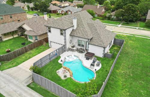 Vibrant Texas Escape - 5BR, Pool & Hot Tub - Foto 44