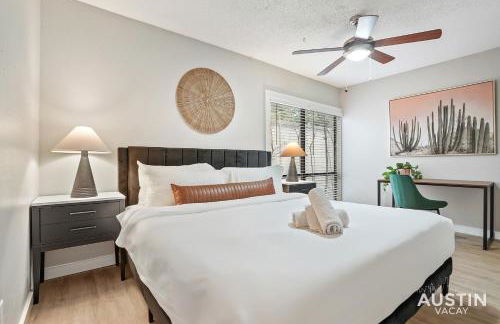 Amenity Heavy Serene Apt in Convenient Location - Photo 43