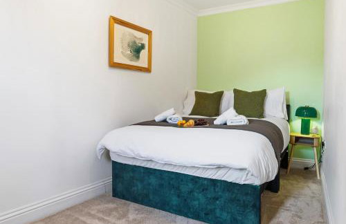 Modern 5B House - Ideal for Contractors & Families - Photo 8