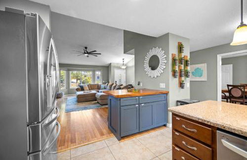 Modern Oceanside Stay with Yard & Laidback Vibes - Foto 44