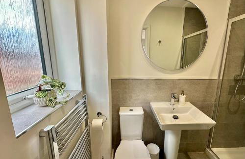 The Nest at Heaton Family Friendly Near Preston and Blackpool Ample Parking and WiFi - Photo 8