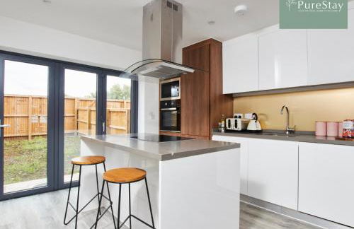 Stylish 5-bedroom Manchester Retreat Sleeps 9 by PureStay - Foto 13
