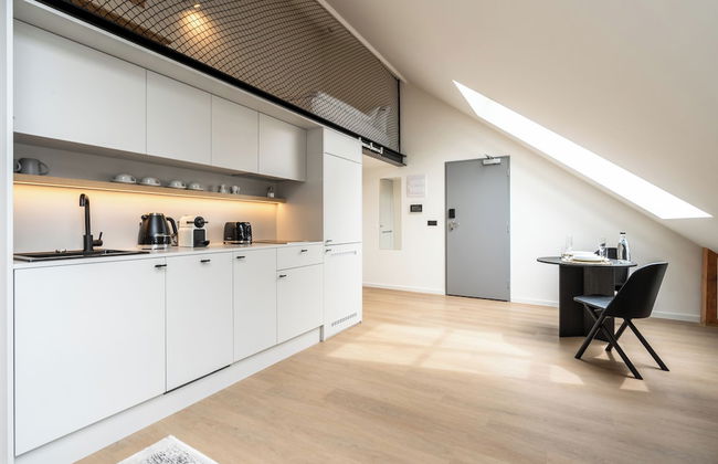 HONEST Karlín - Foto 56