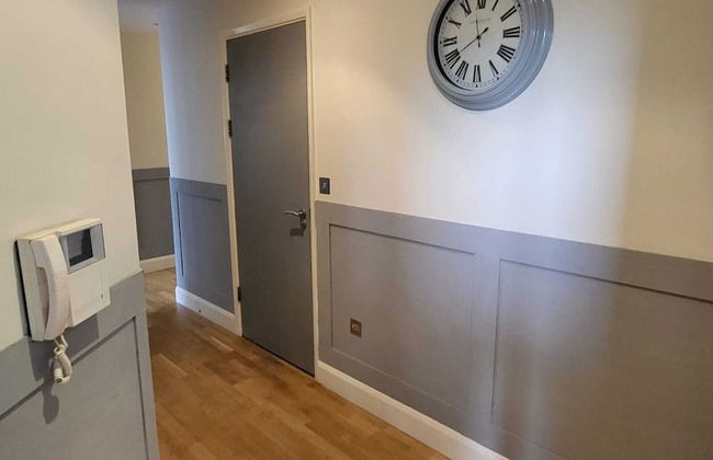 Stunning 3-bed Apartment in Heart of Cardiff Bay - Foto 18