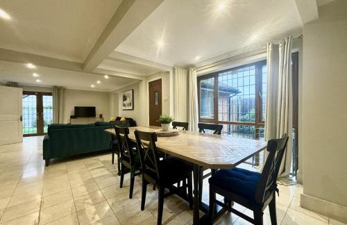 Private Five Bedroom Bungalow in Chertsey - Foto 6