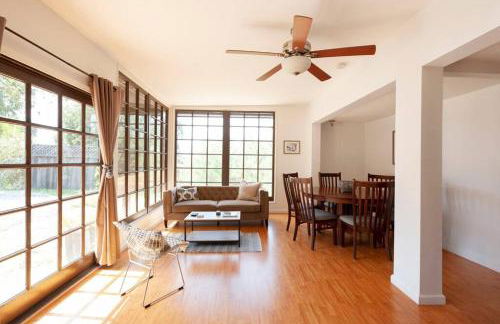 30 PCT OFF! Malibu Serene Cottage with King Bed, Beach, BBQ - Foto 3