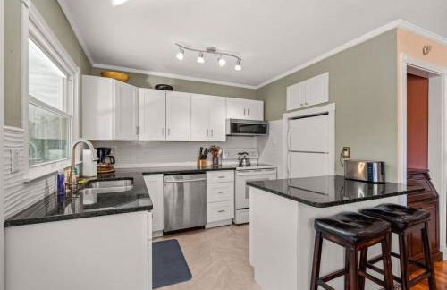 Serenity Views Retreat - Close to City and Parkway! - Foto 31