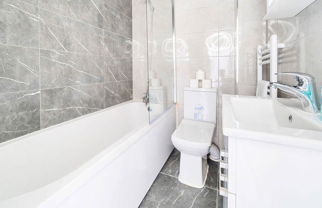 Modern Town Center Apartments Aldershot - Photo 56