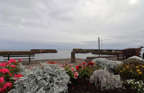 The Place - Photo 31