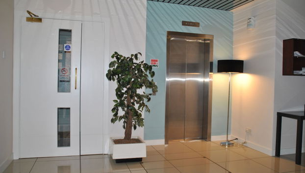 Mostrador de check-in y check-out