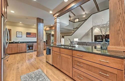 Nekoosa Golf Course Retreat with Hot Tub! - Foto 7