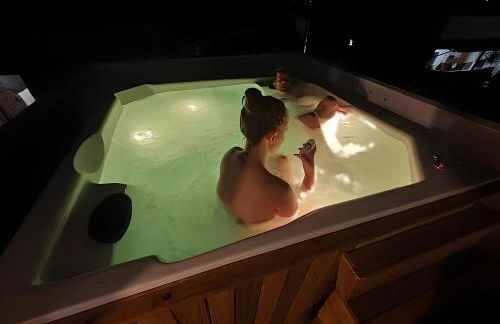 Piscina Aquecida, Jacuzzi, internet veloz, no centro de Serra Grande - Apt Verde - Vila Pitangueira - Photo 1