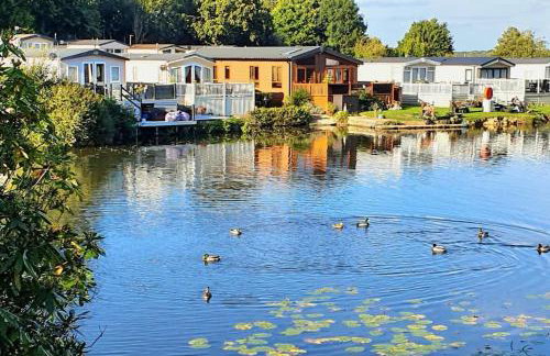 Coghurst Hall Holiday Home Sleeps 6, 2 bedrooms - Foto 29