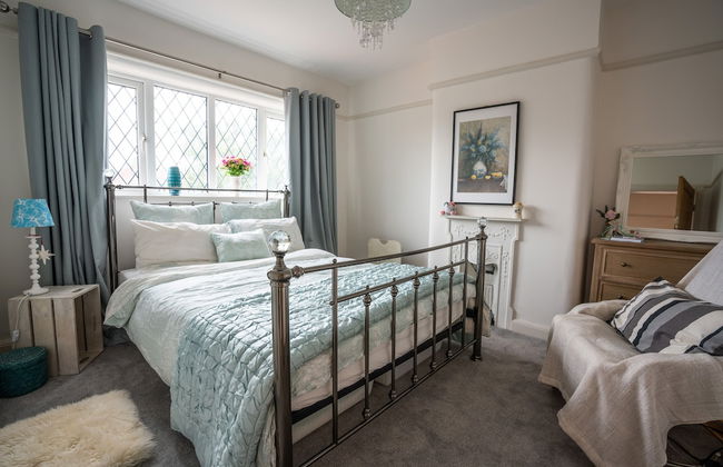 Contemporary Bright House 20 Min To Manc - Photo 2