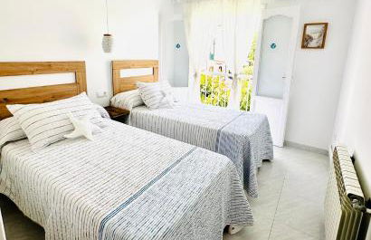 Bonito apartamento con piscina a 50 metros de la playa! - Photo 23