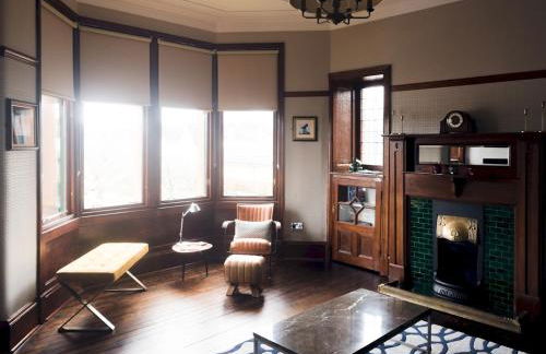 Beautiful, traditional 2 bed flat w free parking - Pass the Keys - Photo 9