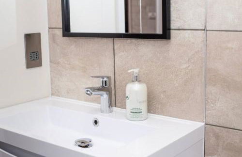 Coastal Charm 1br Flat Near The Sea Street Parking - Foto 17