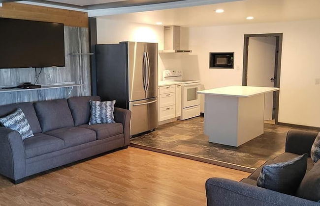 Edge-O-Dells Resort - 21 and Older - Photo 28