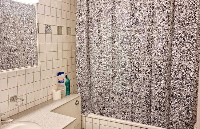 Entire Flat Close to Airport, Train, Center for 7 - Foto 23