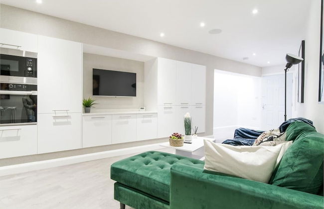 Livestay - 2 Bed Hollywood Movie Themed Apt - Foto 26