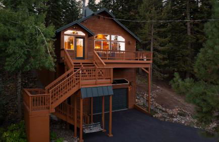 Golden Summit by AvantStay Stunning Secluded Cabin w Access to Tahoe Donner - Foto 43