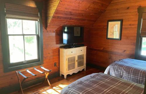 1878 Victorian Farm House near Asheville - Foto 43