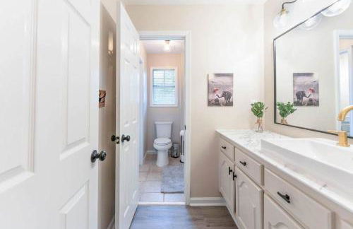 15 Min to UA Private Heated Pool Huge Yard Luxe Master - Foto 29