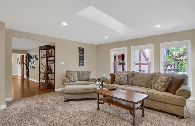 5BR Poe Manor Entertain,hot Tub+has Everything! - Foto 25