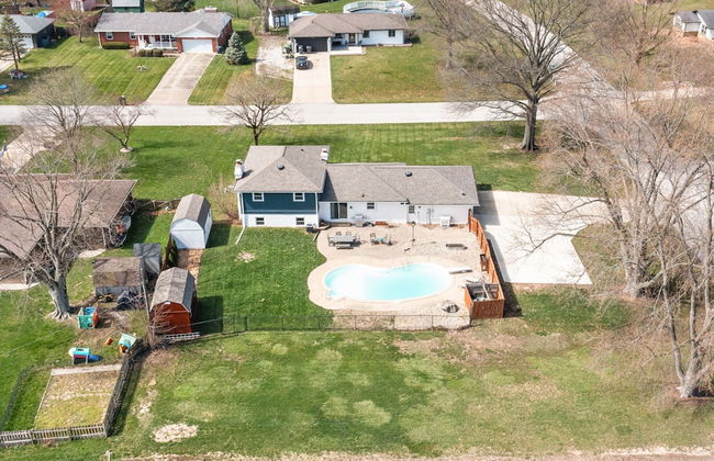 Hometown Hideaway - 4BR 2 5BA Pool Game Room - Foto 65