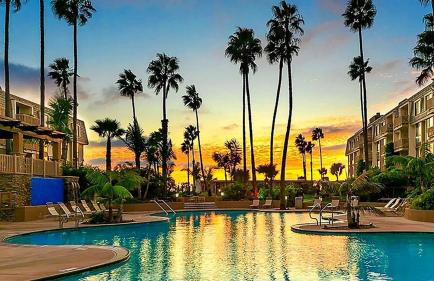 SolMar Breeze - 1BR Condo at North Coast Village - Heated Pools, Hot Tubs & Steps to Beach, Oceanside Harbor and Pier - Photo 7