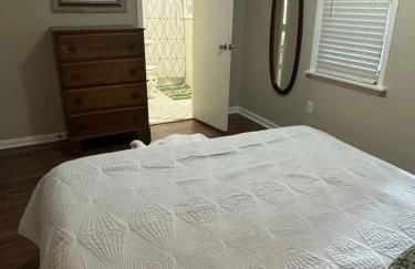 Key West Style Historic Home in Coconut Grove Florida, The Blue House - Foto 12